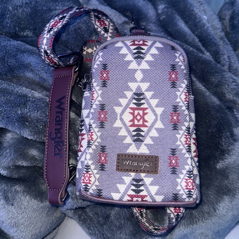Wrangler cross body